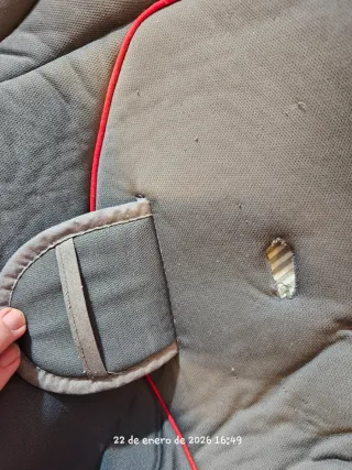 Silla de coche Baby auto. roja y gris 0 a 18 kg