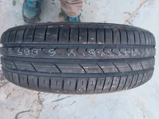Neumático 185/65R15 con llanta