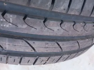 Neumático 185/65R15 con llanta