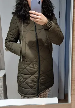 Abrigo Bimba y Lola verde oliva acolchado