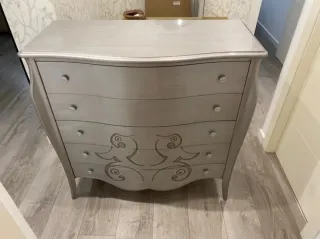 Cómoda moderna 5 cajones gris! Como nueva!