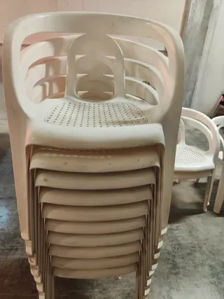 10 Sillas de piscina usadas.