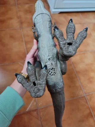 T-Rex Jurassic World Juguete Sonidos Movimientos