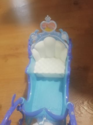 Carroza de juguete para muñecas