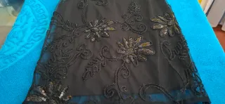 Vestido negro fiesta lentejuelas, forrado.