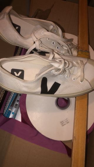 Zapatos Veja Blancos y Negros