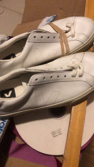 Zapatos Veja Blancos y Negros