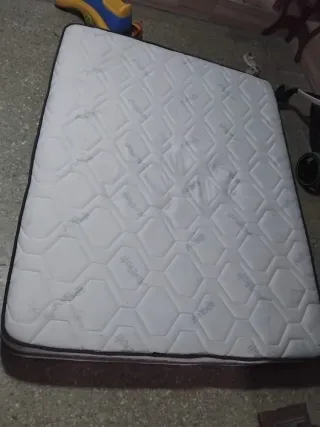 Colchón en muy buenas condiciones