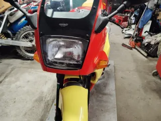 Kawasaki GPX 600 Roja y Amarilla