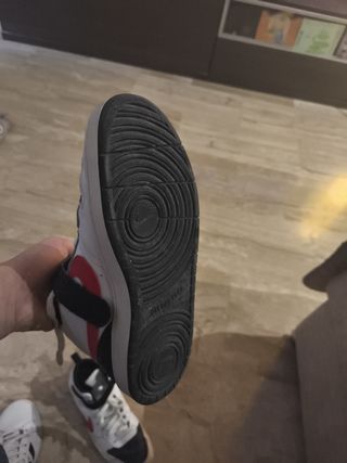 Zapatillas Nike Blancas y Negras