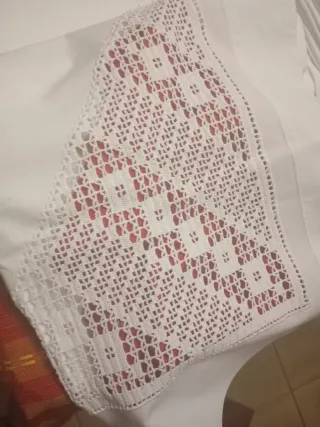 Juego de cama bordado a mano con encaje nuevo