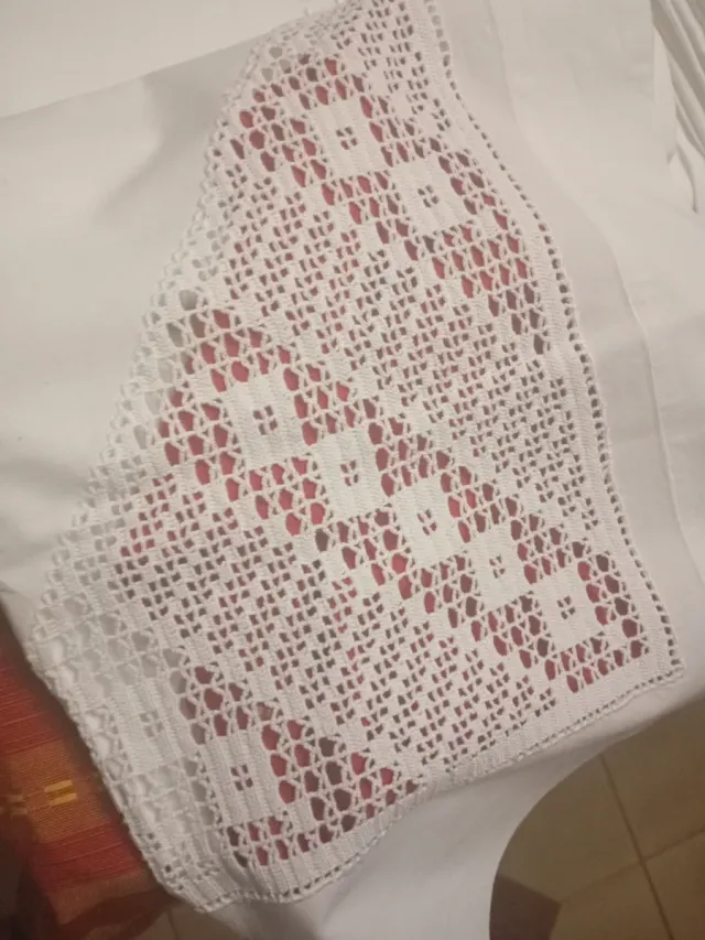 Juego de cama bordado a mano con encaje nuevo