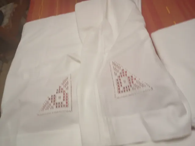 Juego de cama bordado a mano con encaje nuevo