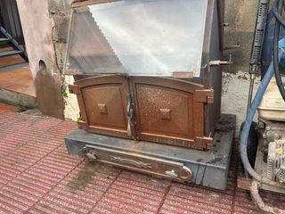 Chimenea de metal y cristal