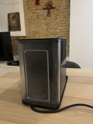 Cafetera Nespresso con vaporizador de leche