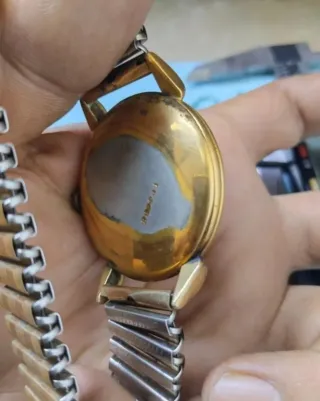 Reloj Dogma Prima dorado