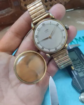 Reloj Dogma Prima dorado