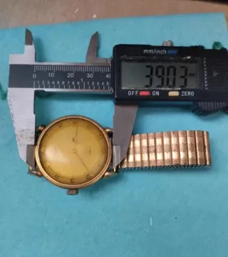 Reloj Dogma Prima dorado