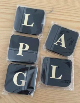 Espejos personalizados con iniciales