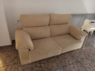 Sofá de tela beige 2 plazas