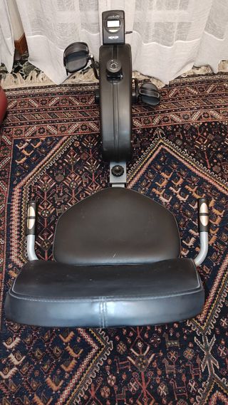 Cyclette MOXIE con display e regolazione