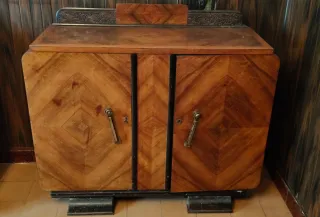 Mueble aparador antiguo madera, tiradores de metal