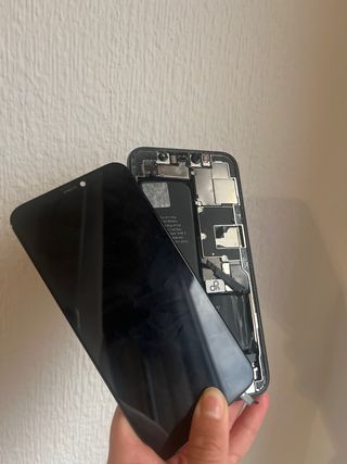 iPhone 11 Pro desmontado.