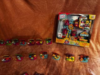 Moji Pops Noria con Figuras y Escenarios