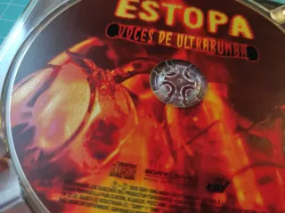 CD + DVD Estopa Voces de Ultrarrumba COMPLETO