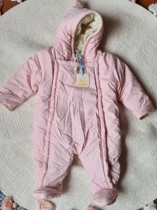 Buzo bebé rosa con capucha