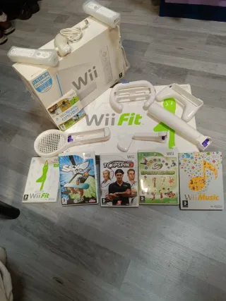 Consola Wii con Wii Fit, Sports y Accesorios
