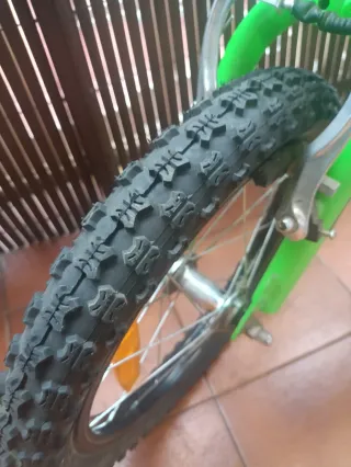 Bicicleta infantil verde 16 (a partir de 3 años)