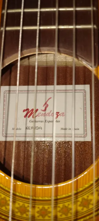 Guitarra Española Mendoza Neruda