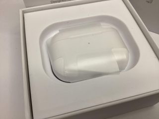 in-ear apple airpods pro