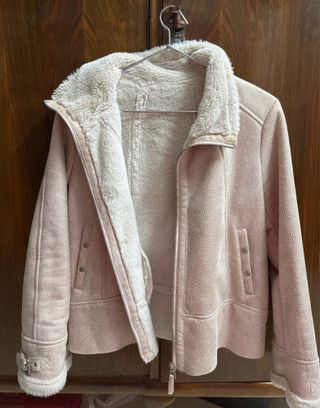 Cazadora de mujer rosa y blanca