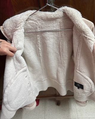 Cazadora de mujer rosa y blanca