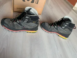 Botas Montaña Millet Charpoua LTR Semirrígidas