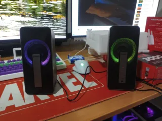 Altavoces Elegiant USB 10W con Luces LED