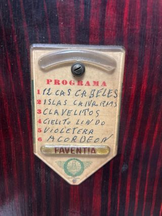 Organillo antiguo Faventia de manivela