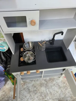 Cocinita de madera para niños