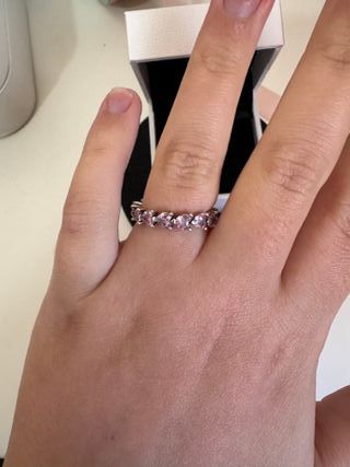 Anillo plateado concorazones rosas brillantes  925