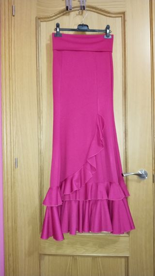 Falda flamenca rosa fucsia volantes
