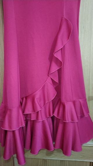 Falda flamenca rosa fucsia volantes