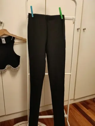 Conjunto negro crop top y pantalón