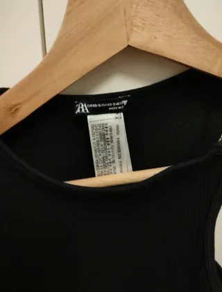 Conjunto negro crop top y pantalón