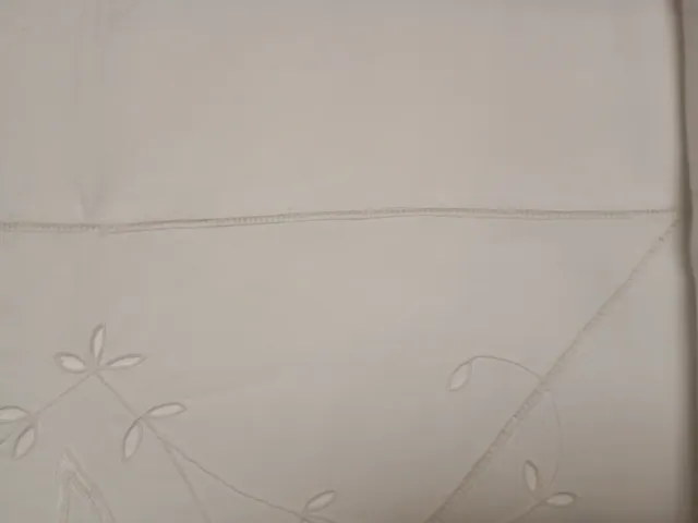 Juego de cama hilo bordado y encaje