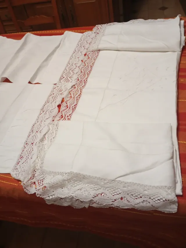 Juego de cama hilo bordado y encaje