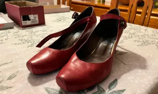 Zapato cuña piel rojo