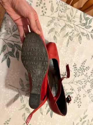 Zapato cuña piel rojo