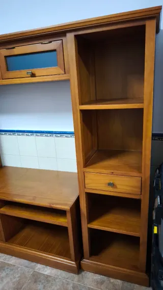 Mueble de salón madera y cristal